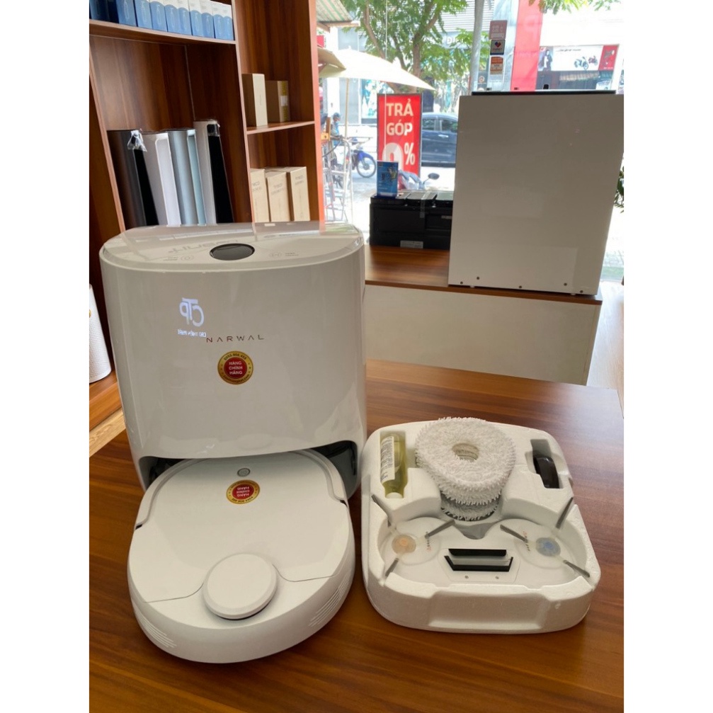 Robot hút bụi lau nhà Narwal J1 - tự giặt giẻ, sấy khô giẻ thông minh