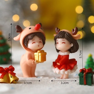 Trang trí GS cặp đôi Noel dễ thương cậu bé tặng quà cô bé