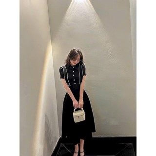 Đầm đen midi tay bồng cổ bẻ viền ren dáng xoè dài