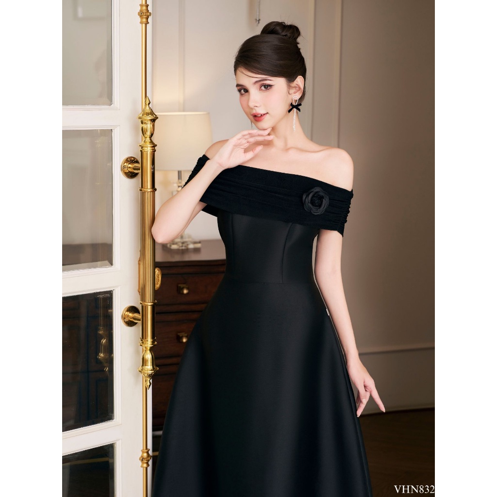 Váy trễ vai nhún đính hoa TIINSTORE VHN832