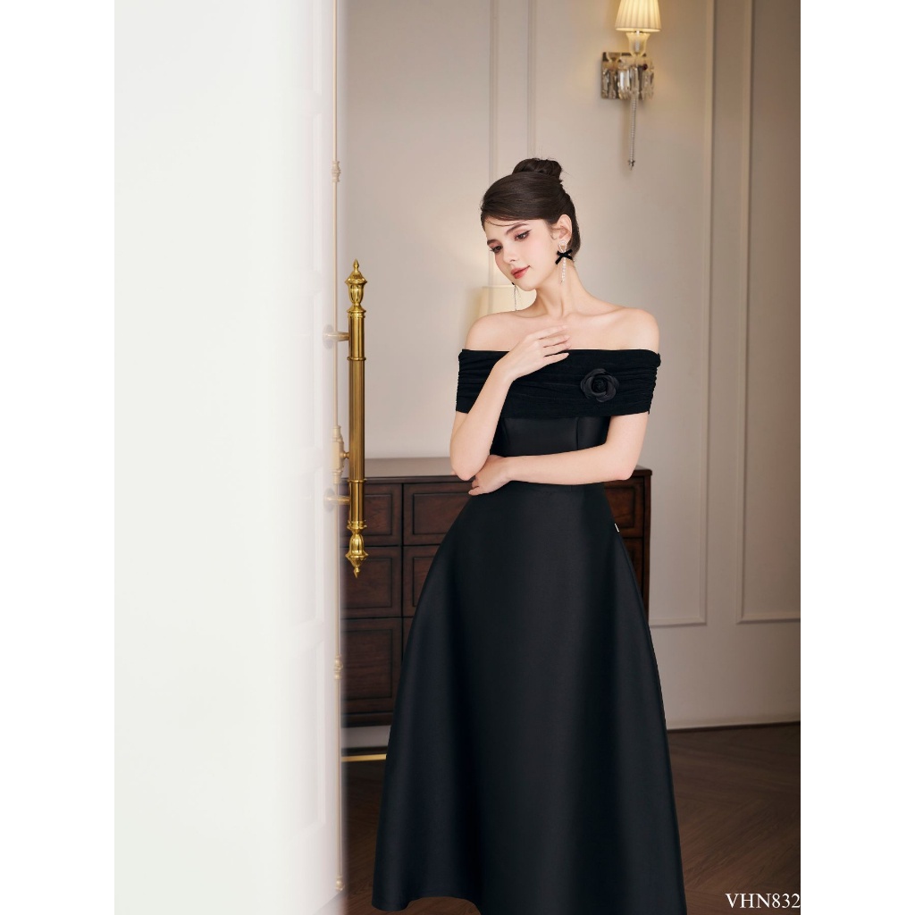 Váy trễ vai nhún đính hoa TIINSTORE VHN832