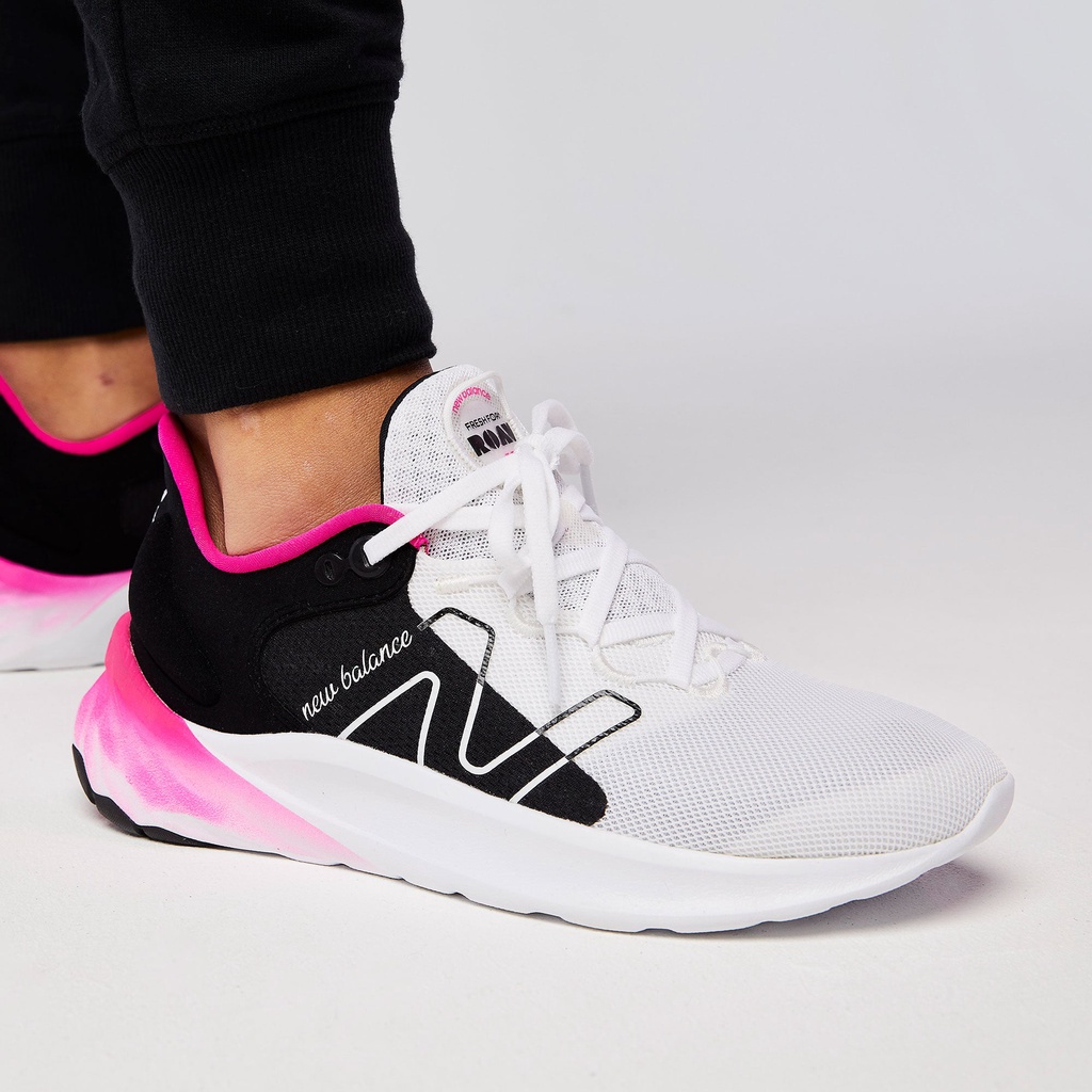 Giày thể thao thể thao nữ New Balance Cushioning - WROAVSW2