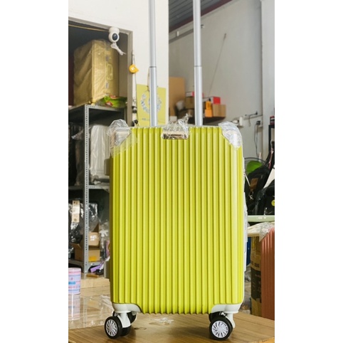 Vali kéo, vali du lịch nhựa dẻo đựng 15-20kg size 24inch bánh xe xoay 360