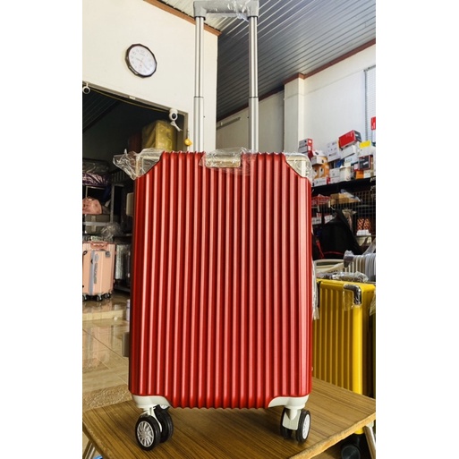 Vali kéo, vali du lịch nhựa dẻo đựng 15-20kg size 24inch bánh xe xoay 360