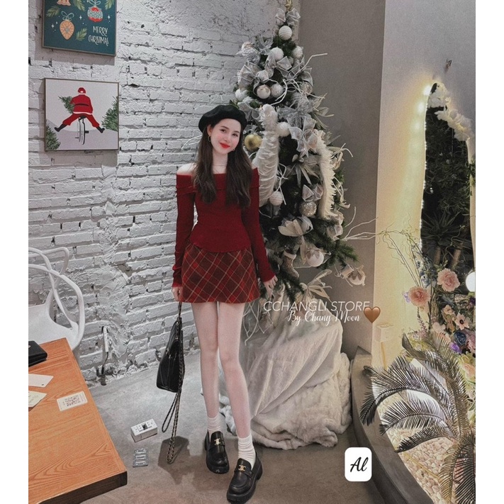 Set Chân Váy Dạ Kẻ Karroo Áo Trễ Vai Sang Chảnh