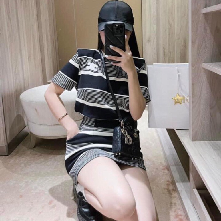 Set Áo Thun Tay Ngắn Kẻ Sọc Ngang Mix Chân Váy Màu Hồng Đen Cotton Nana