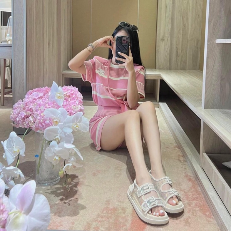 Set Áo Thun Tay Ngắn Kẻ Sọc Ngang Mix Chân Váy Màu Hồng Đen Cotton Nana