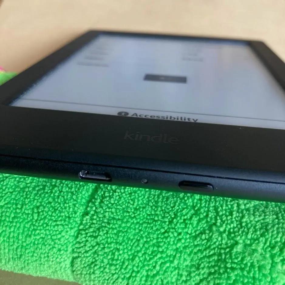 Máy Đọc Sách Kindle Basic 8 CODE 70946