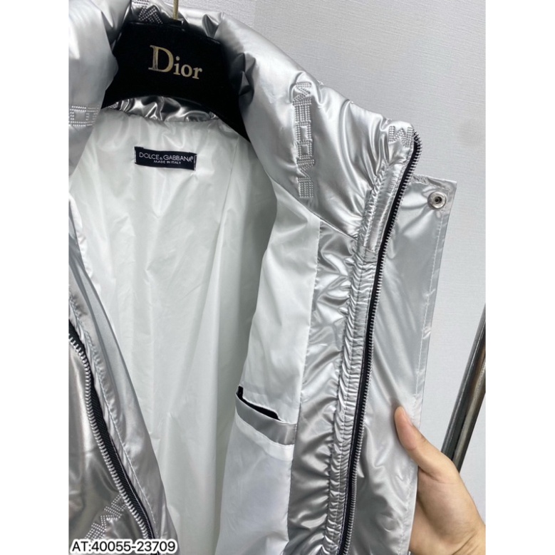 Áo khoác phao bóng dập nổi chữ wecome phối mũ bạc,áo phao bóng màu bạc có mũ bản hot trend siêu đẹp