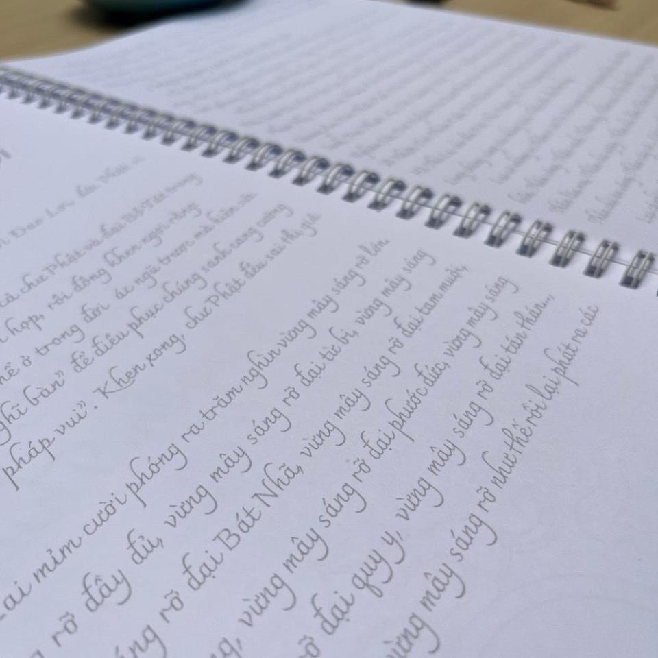 Sổ tay chép kinh địa tạng Bổn Nguyện Bồ tát chữ mờ