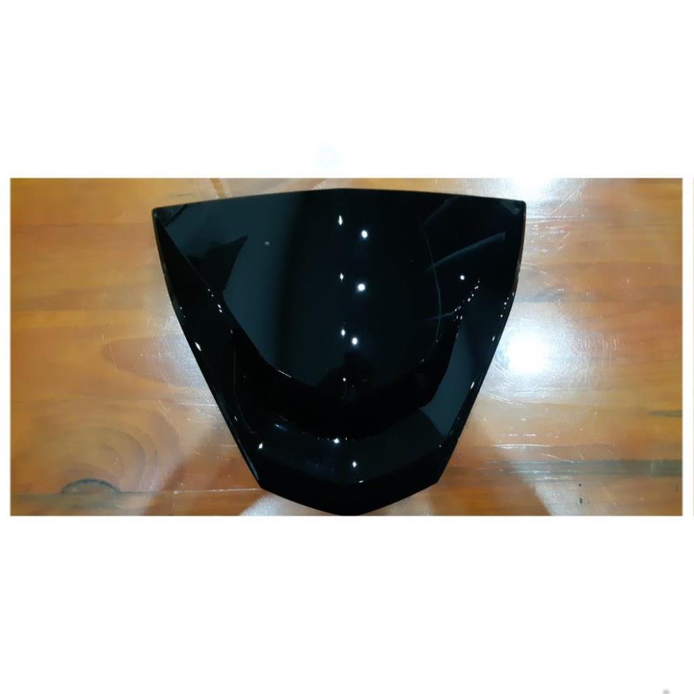 Ốp đầu trước Luvias đen .