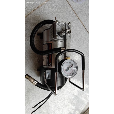 Máy nén khí mini 12v bơm xe máy Nhật bãi