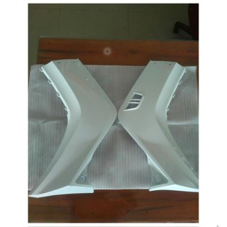 Cánh yếm ngoài zin exciter 2006 - 2010 trắng .