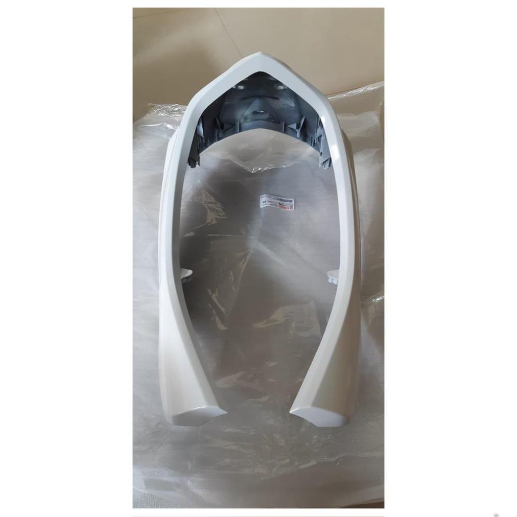 Yếm trắng Sirius Fi Yamaha .