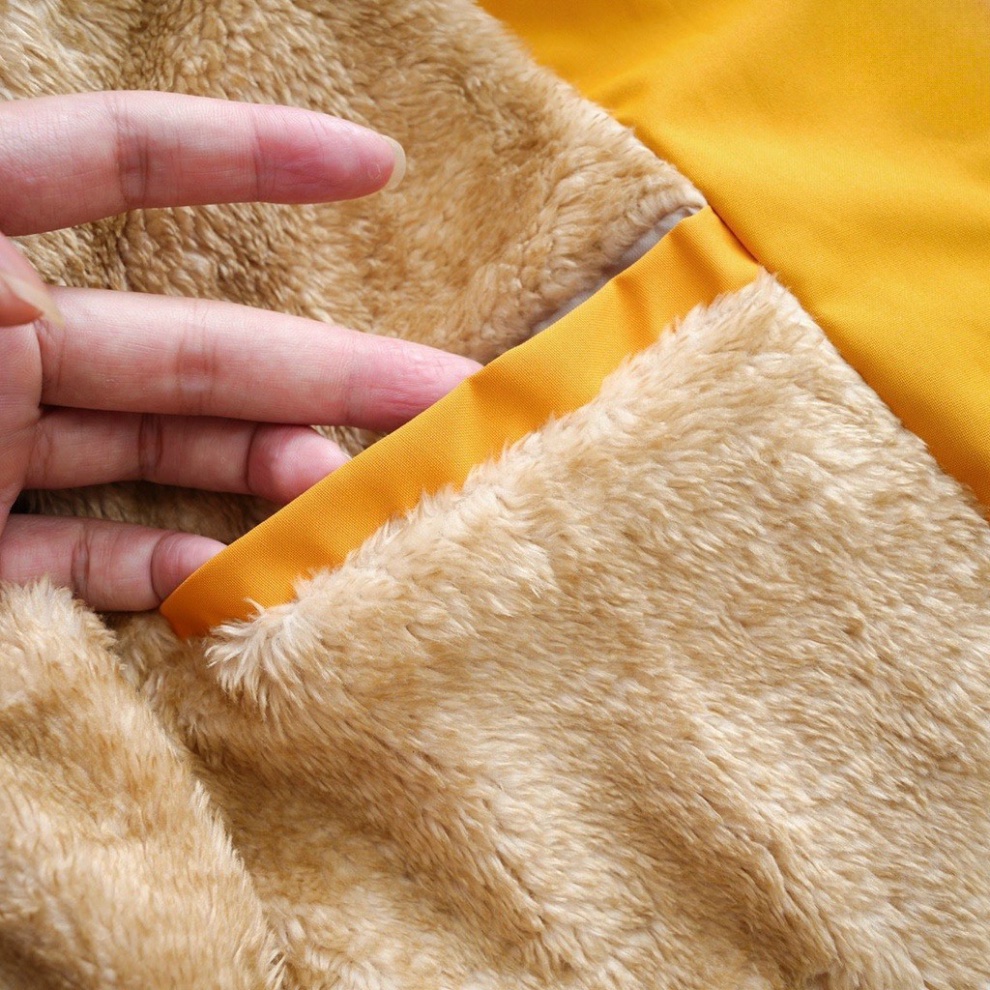 Áo khoác gió nam nữ, chất liệu vải nano tráng bạc cao cấp, bên trong lót lông, mũ tháo rời. Hàng đẹp - H