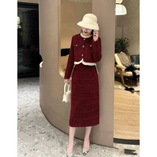 ✔ Set Dạ Weet Nhung Đỏ Phối Bèo Trắng Cúc Đồng Mix phần chân váy Bút Chì Xẻ Sau vương quyền