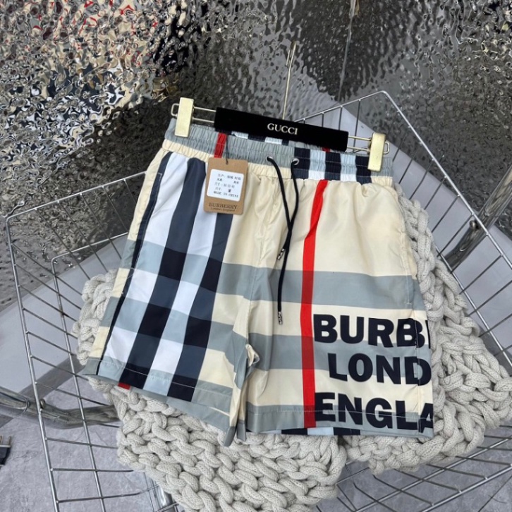 Quần Short Gió Nam BBR Hoạ Tiết Kẻ Sọc Màu Dập Chữ Burberry London England Ngang Đùi . Quần Đùi Cho Các Boy Phố Đi Biển