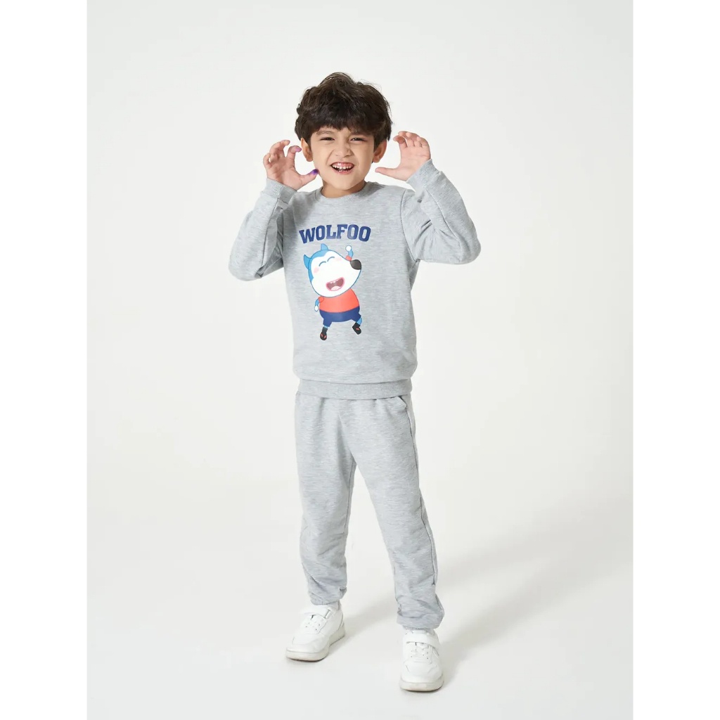 Bộ quần áo bé trai CANIFA áo dài tay in hình wolfoo quần dài cạp chun 2ST23W003