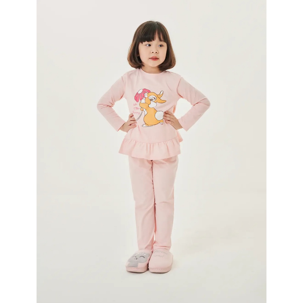 Bộ mặc nhà bé gái CANIFA áo dài tay cổ tròn vạt bèo nhún quần dài 1LS23W010