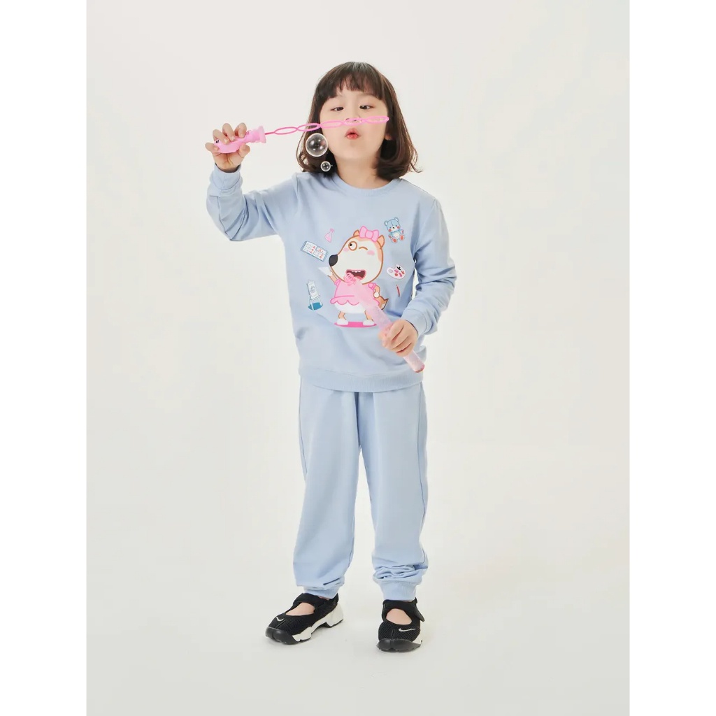 Bộ quần áo nỉ bé gái CANIFA áo dài tay in hình Wolfoo quần dài cạp chun 1ST23W002