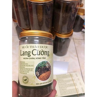Muối ngâm chân xông tắm thảo dược tự nhiên THẦY THUỐC GIA ĐÌNH LANG CƯỜNG giúp làm ấm thư giãn và giảm stress