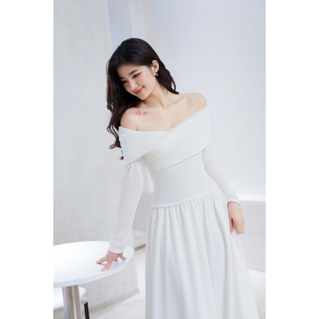 RECHIC Đầm trễ vai Ryry xoắn ngực tay dài dáng xòe sang trọng