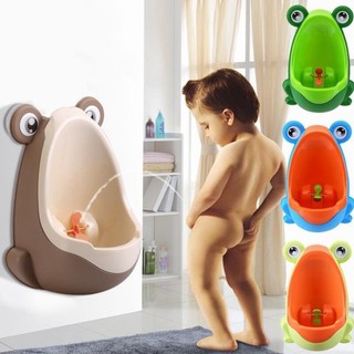 Bô đứng tiểu cho bé trai