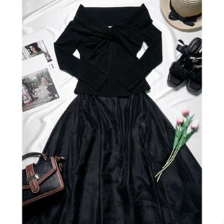 Áo len nhũ ánh kim dài tay trễ vai cách điệu DORIS TOP cùng chân váy voan lót lụa DORA SKIRT $