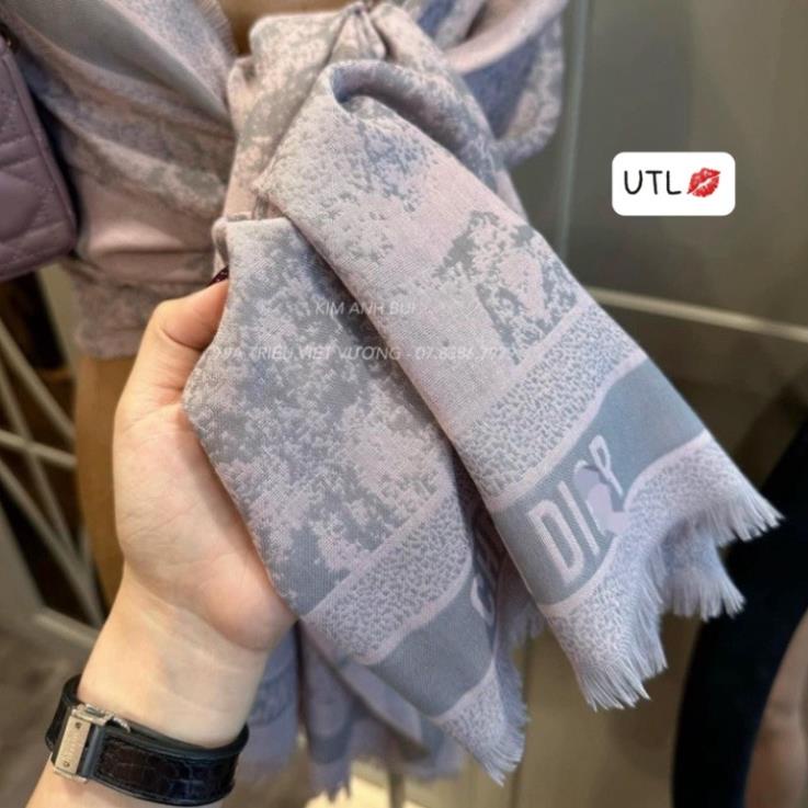 KHĂN LỤA CHOÀNG CỔ DIOR