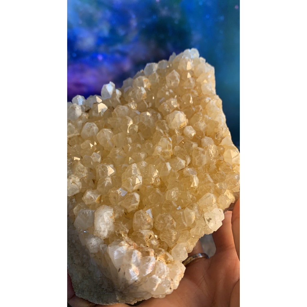 Mảnh đá Thạch Anh vàng Citrine pha lê lấp lánh tự nhiên tặng đế năng lượng vũ trụ mã 499