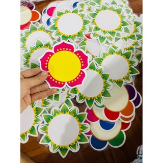 Hoa in màu ép pastic, kich thước 9cm, dùng để viết số, dấu,..