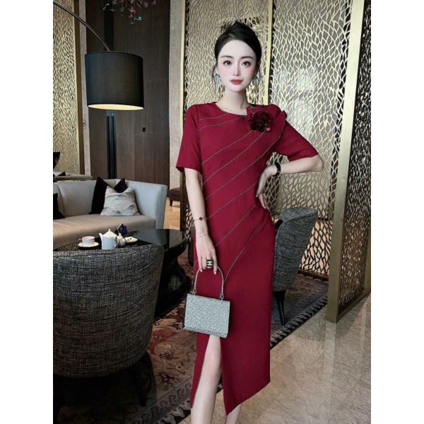 ĐẦM ĐỎ KẾT HOA NỔI