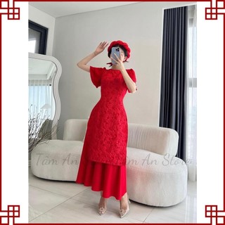 Áo dài gấm đỏ, áo dài cách tân tay cánh tiên tầng chất gấm nổi kèm chân váy xòe siêu sanh chảnh.