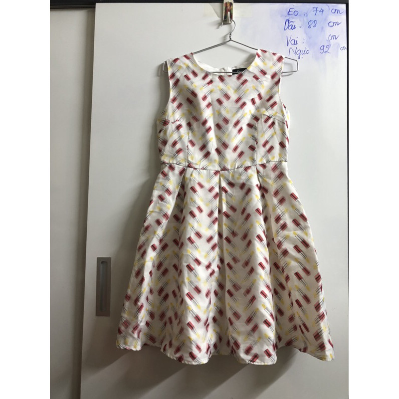 Váy họa tiết phối 25k/1chiec