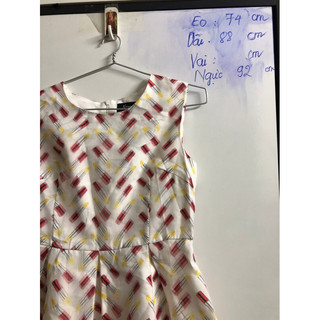 Váy họa tiết phối 25k/1chiec