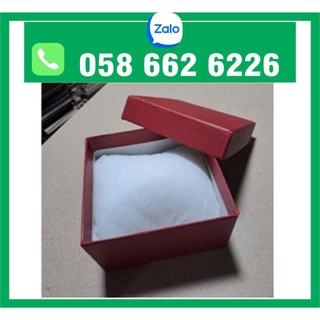 Hộp đồng hồ đỏ gối trắng