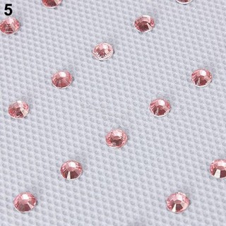 48 viên đá đính lên tóc sang trọng