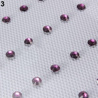 48 viên đá đính lên tóc sang trọng