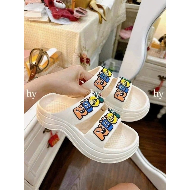 Dép đi trong nhà