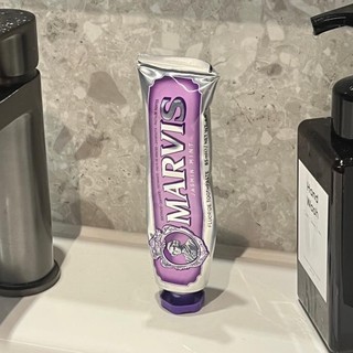 Kem Đánh Răng Marvis Whitening Mint
