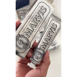 Kem Đánh Răng Marvis Whitening Mint