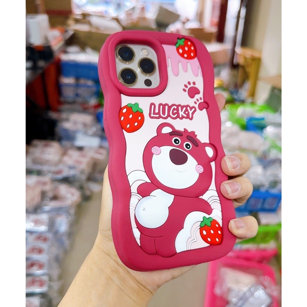 Ốp lưng iphone hoạ tiết gấu dâu Lucky thư giãn cao cấp 6plus/7plus/x/xs/xsm11/12/13/14/15/pro/plus/promax