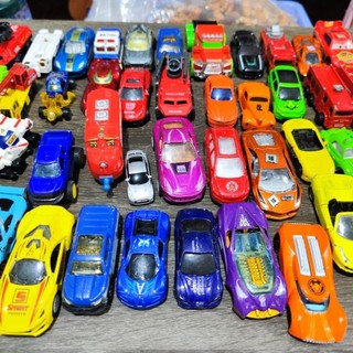 Xe mô hình 1:64 các loại.