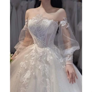 Váy cưới tùng bồng mặc tùng 8,10 phối hoa nổi kiểu dáng luxury cao cấp H11
