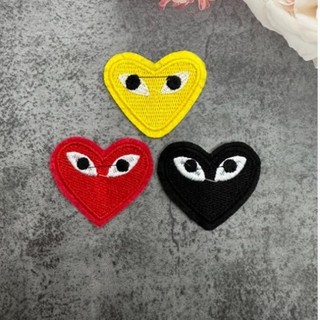 Logo thêu , sticker Tim Mắt 3 màu ủi nhiệt