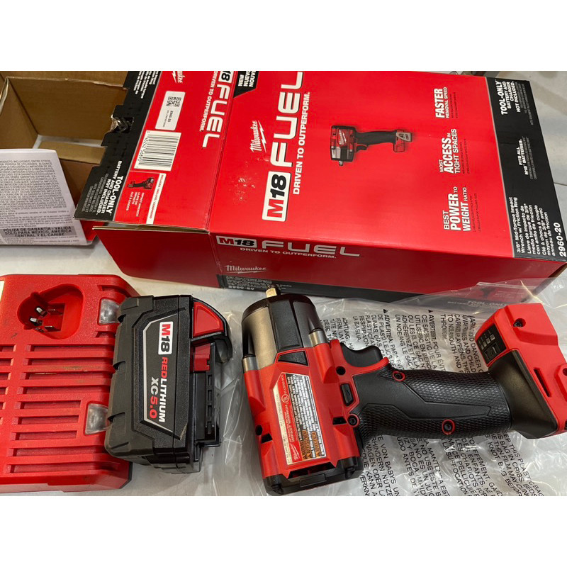 Bù lông Milwaukee 2960 pin sạc