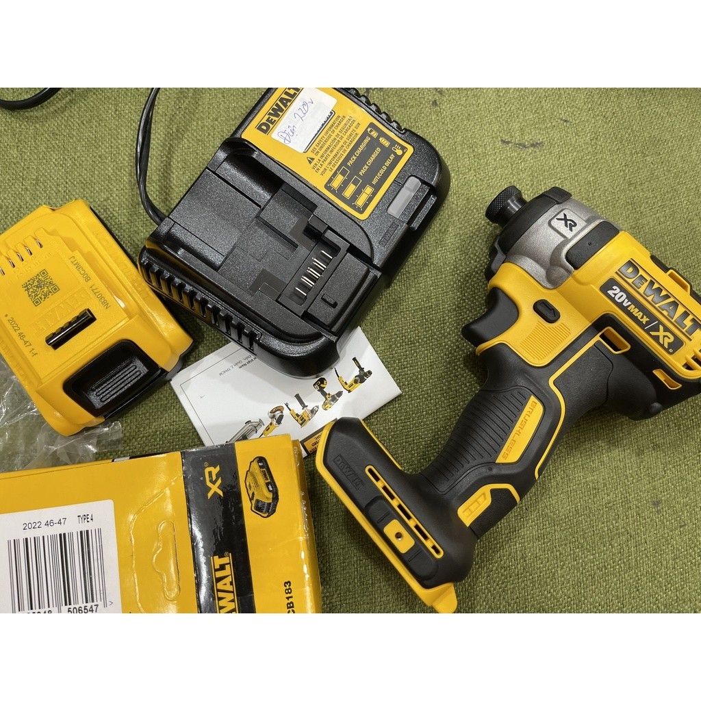 Combo Máy vặn vít Dewalt DCF887 made in Mexico