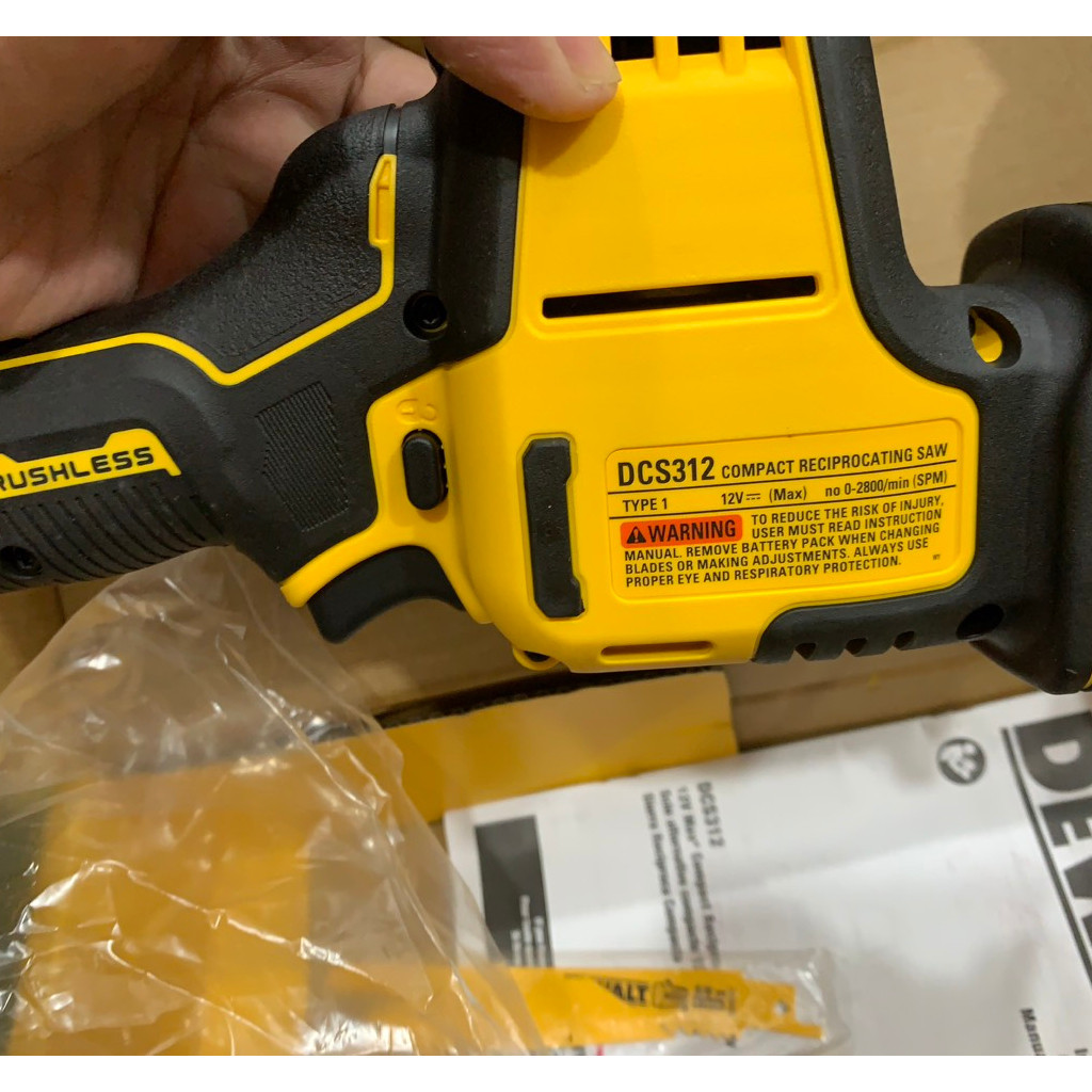 Máy Cưa Kiếm Dewalt DCS312 12V