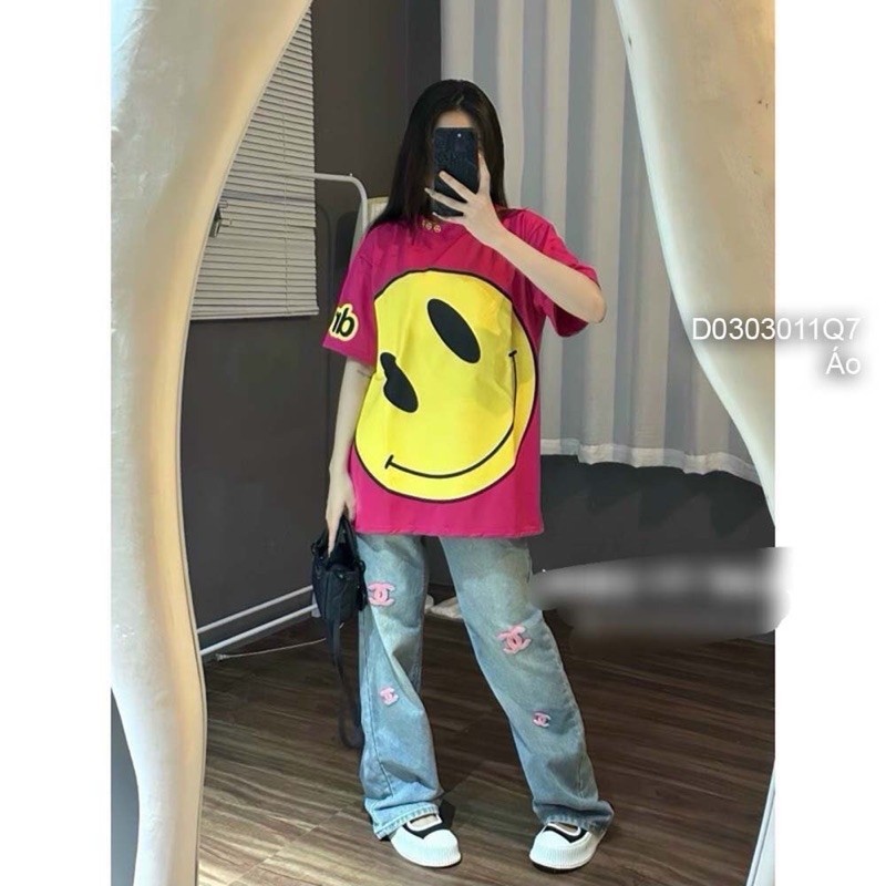 Áo thun nữ hình mặt cười form rộng | PINKSHOP 1990