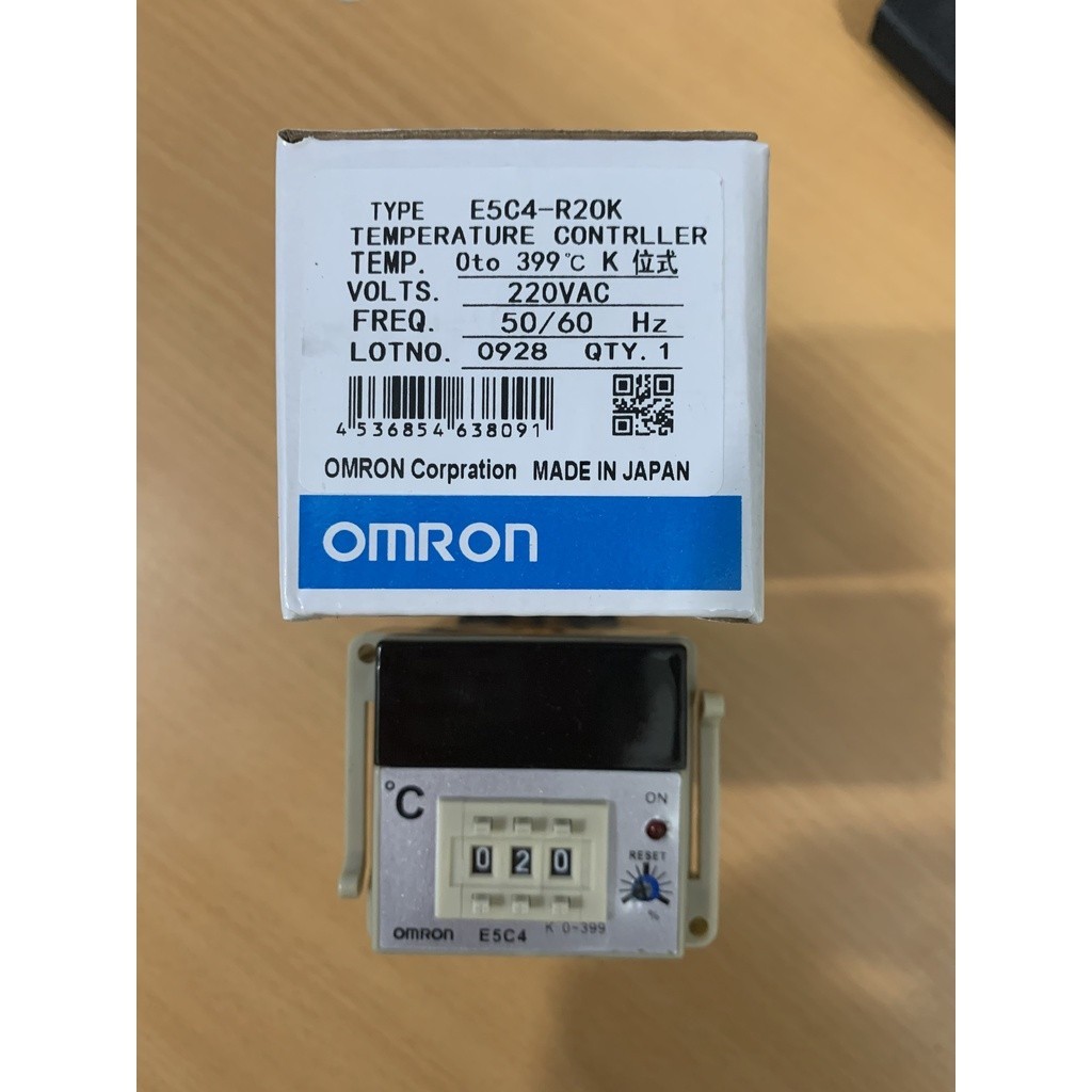 Đồng hồ nhiệt độ omron  E5C4-R20K tặng kèm đế